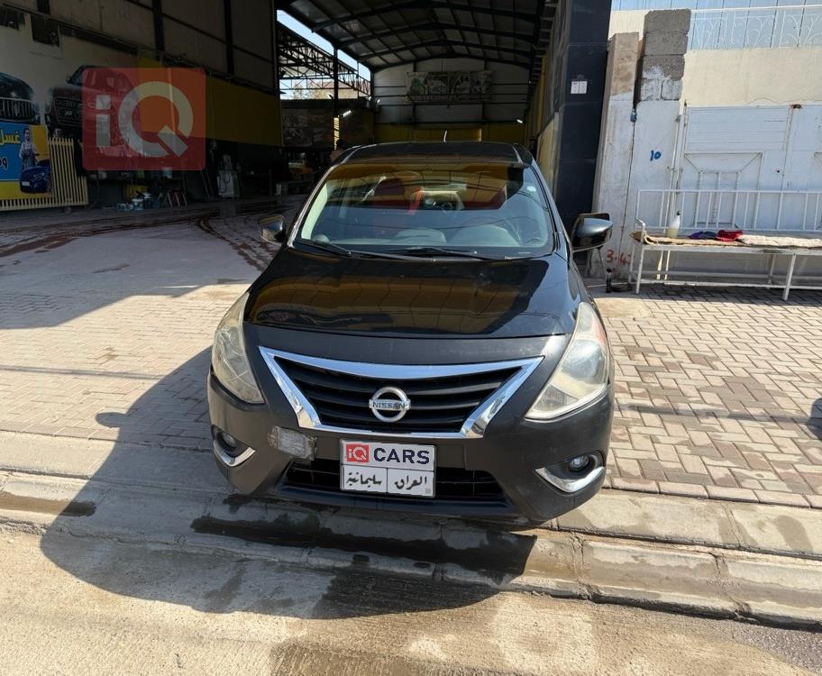 نيسان فيرسا